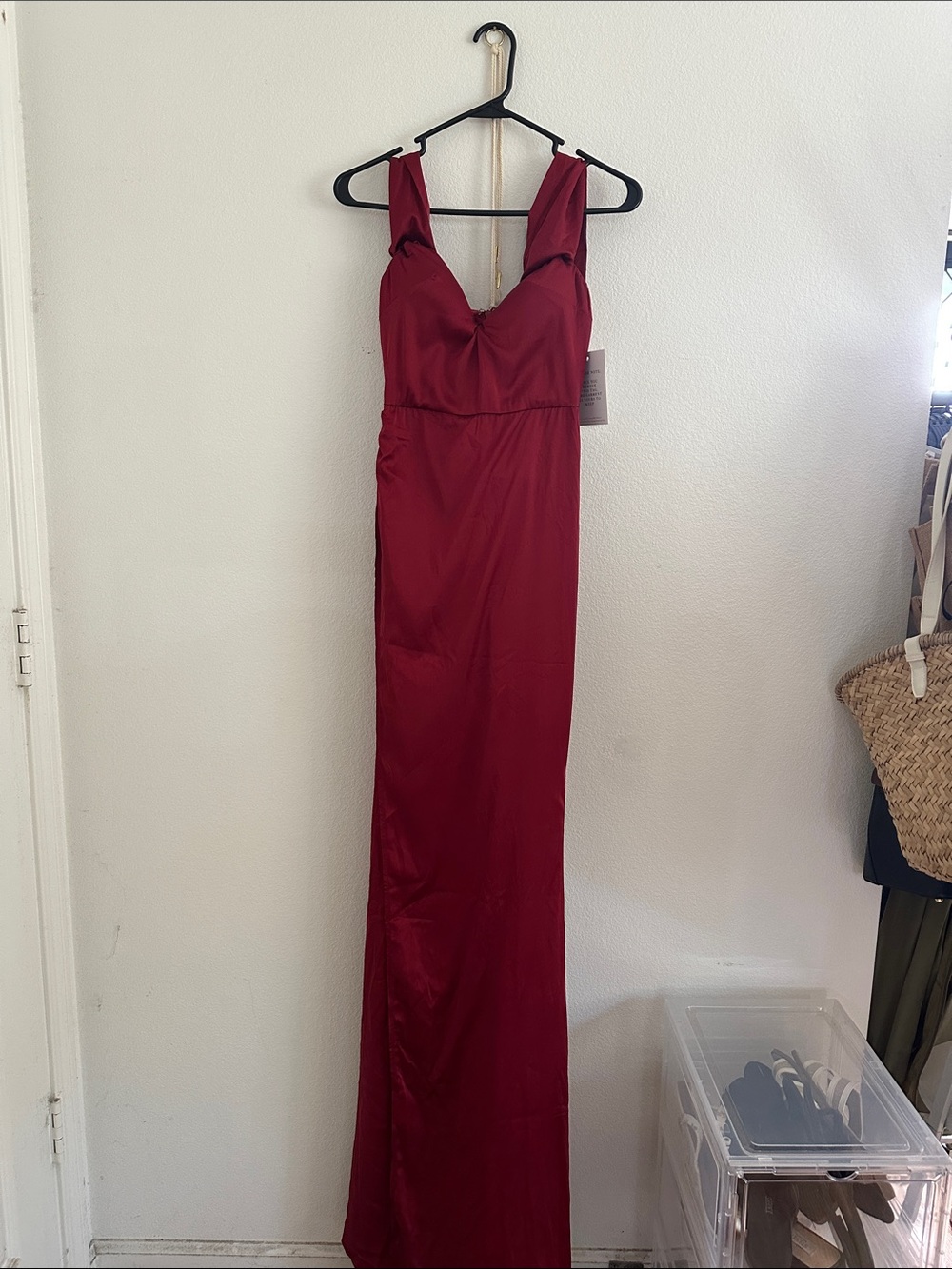 Brand new Elegant Burgundy Evening Gown - Sleeveless Long Dress